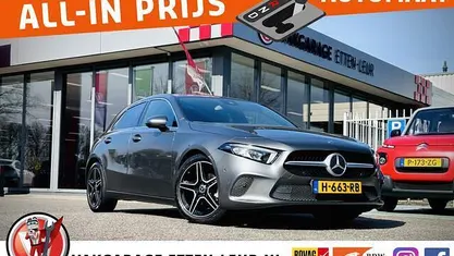 Grijs Gebruikt 2020 Mercedes A180 Advantage Hatchback | € 28.985 (Eerlijke prijs)