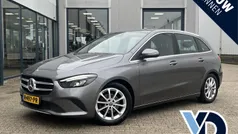 Grijs Gebruikt 2020 Mercedes B180 Edition MPV | € 22.945 (Eerlijke prijs)