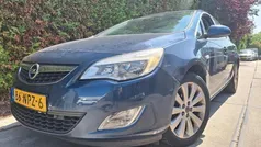 Blauw, metallic lak Gebruikt 2010 Opel Astra Cosmo Hatchback | € 2.950 (Eerlijke prijs)