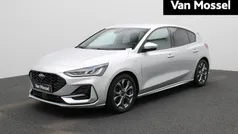 Zilver Gebruikt 2023 Ford Focus ST-Line Hatchback | € 24.845 (Eerlijke prijs)