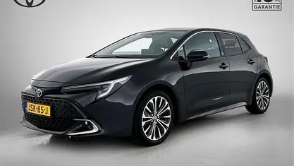 Zwart Occasion 2024 Toyota Corolla Hybrid Hatchback | € 28.445 (Goede deal)