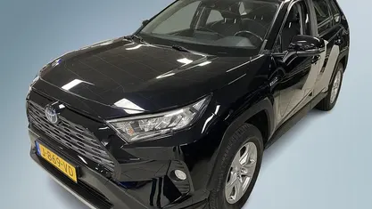 Zwart (metallic) Occasion 2020 Toyota RAV4 Hybrid Active SUV | € 29.950 (Eerlijke prijs)