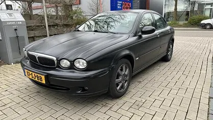 Zwart Gebruikt 2006 Jaguar X-type SE Sedan | € 1.200 (Goede deal)