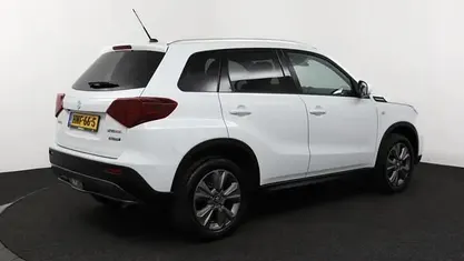 Gebruikt 2023 Suzuki Vitara SUV | € 23.950 (Eerlijke prijs)