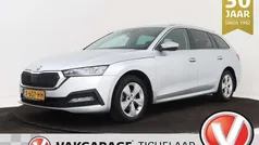 Grijs Gebruikt 2021 Skoda Octavia Business Line Stationwagen | € 20.399 (Goede deal)
