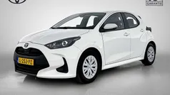 Wit Gebruikt 2021 Toyota Yaris Hybrid Active Hatchback | € 19.945 (Eerlijke prijs)