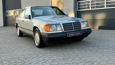 Grijs Gebruikt 1987 Mercedes 230 Hatchback | € 9.900