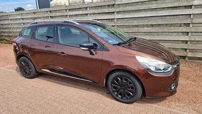 Bruin Gebruikt 2014 Renault Clio GrandTour Dynamique Stationwagen | € 5.950 (Eerlijke prijs)