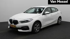 Wit Gebruikt 2022 BMW 118 Basis Hatchback | € 22.750 (Super prijs)