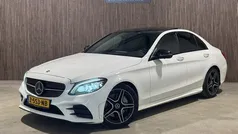Wit, metallic lak Gebruikt 2019 Mercedes C300 AMG Sedan | € 32.400 (Eerlijke prijs)
