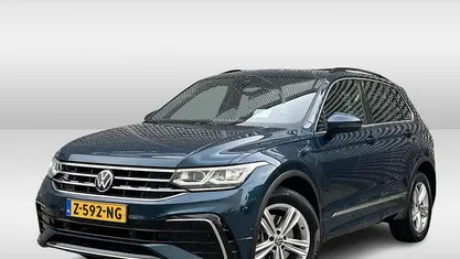 Blauw Gebruikt 2021 VW Tiguan Business+ SUV | € 33.450 (Eerlijke prijs)