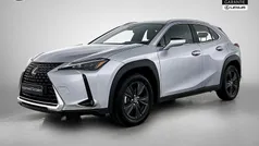 Grijs (metallic) Gebruikt 2024 Lexus UX 250h SUV | € 38.950 (Eerlijke prijs)