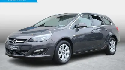 Grijs Gebruikt 2016 Opel Astra Stationwagen | € 12.899 (Eerlijke prijs)