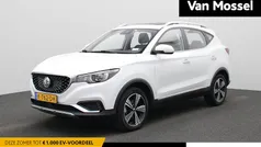 Wit Gebruikt 2020 MG ZS Luxury Sedan | € 14.900 (Eerlijke prijs)