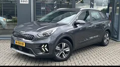 Grijs Gebruikt 2022 Kia Niro SUV | € 26.895 (Goede deal)