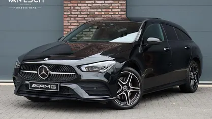Zwart Gebruikt 2023 Mercedes CLA250e Shooting Brake AMG line Stationwagen | € 36.500 (Eerlijke prijs)