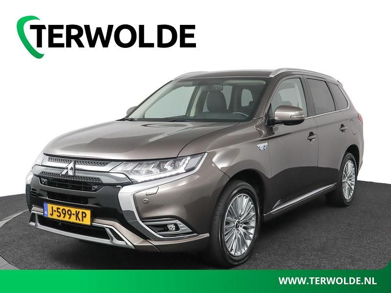 Bruin Gebruikt 2020 Mitsubishi Outlander P-HEV Intense SUV | € 23.840 (Eerlijke prijs) - Afbeelding 1/4