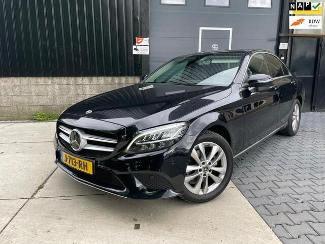 Zwart Gebruikt 2019 Mercedes C180 Sedan | € 30.750 (Duur) - Afbeelding 1/4
