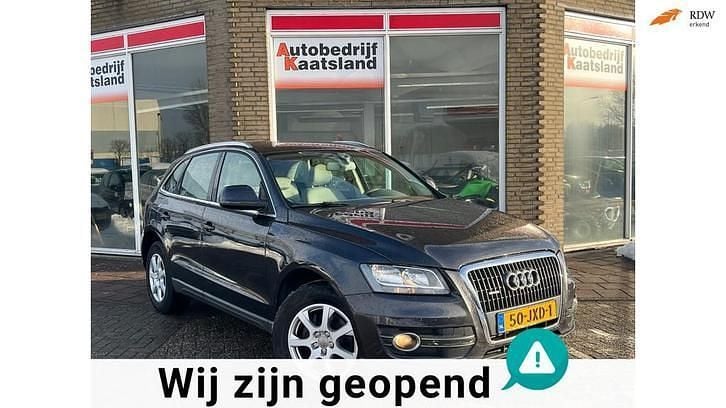 Grijs (metallic) Gebruikt 2009 Audi Q5 SUV | € 4.998 (Super prijs) - Afbeelding 1/4