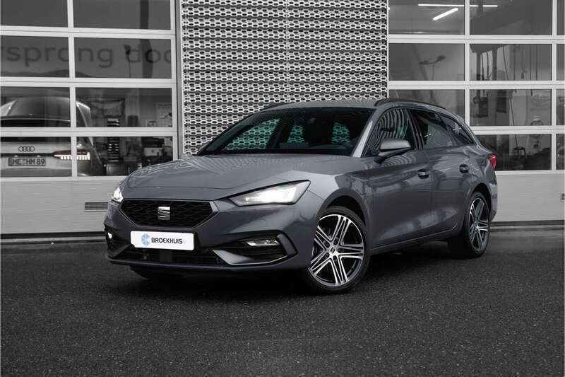 Grijs, metallic lak Gebruikt 2025 Seat Leon ST FR Stationwagen | € 38.445 (Duur) - Afbeelding 1/4