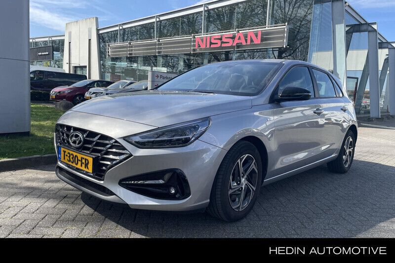 Grijs Gebruikt 2023 Hyundai i30 Comfort Hatchback | € 21.980 (Eerlijke prijs) - Afbeelding 1/4