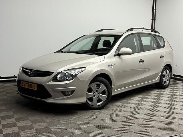 Beige Occasion 2012 Hyundai i30 Stationwagen | € 6.975 (Goede deal) - Afbeelding 1/4
