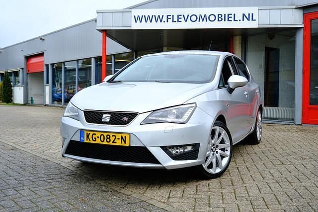 Grijs Occasion 2017 Seat Ibiza CONNECT Hatchback | € 12.350 (Eerlijke prijs) - Afbeelding 1/4