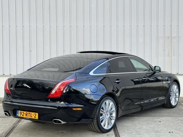Occasion Jaguar XJ Premium Luxury 385 PK (283 kW) 2009 Zwart, metallic lak Sedan