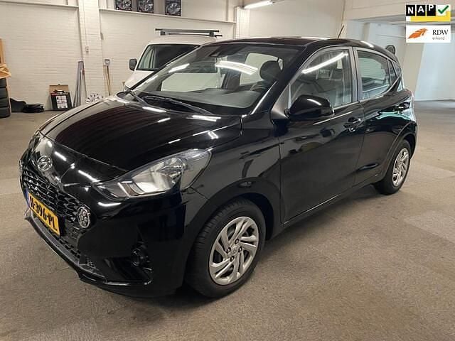 Zwart Gebruikt 2020 Hyundai i10 Comfort Hatchback | € 13.750 (Eerlijke prijs) - Afbeelding 1/4