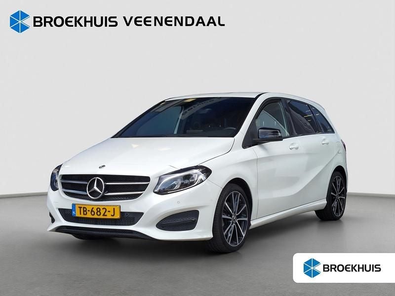 Wit Gebruikt 2018 Mercedes B180 AMG MPV | € 20.395 (Goede deal) - Afbeelding 1/4