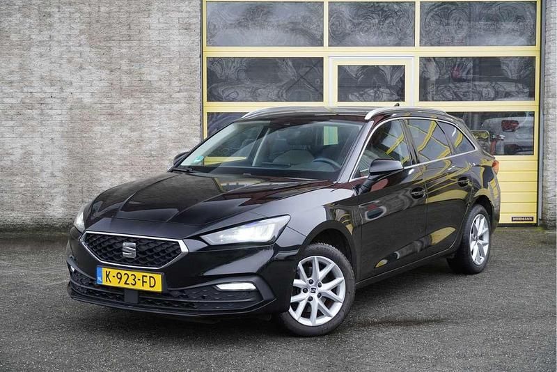 Zwart Gebruikt 2020 Seat Leon Style Stationwagen | € 15.950 (Goede deal) - Afbeelding 1/4