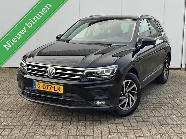 Zwart Gebruikt 2019 VW Tiguan Comfortline SUV | € 24.950 (Super prijs) - Afbeelding 1/4