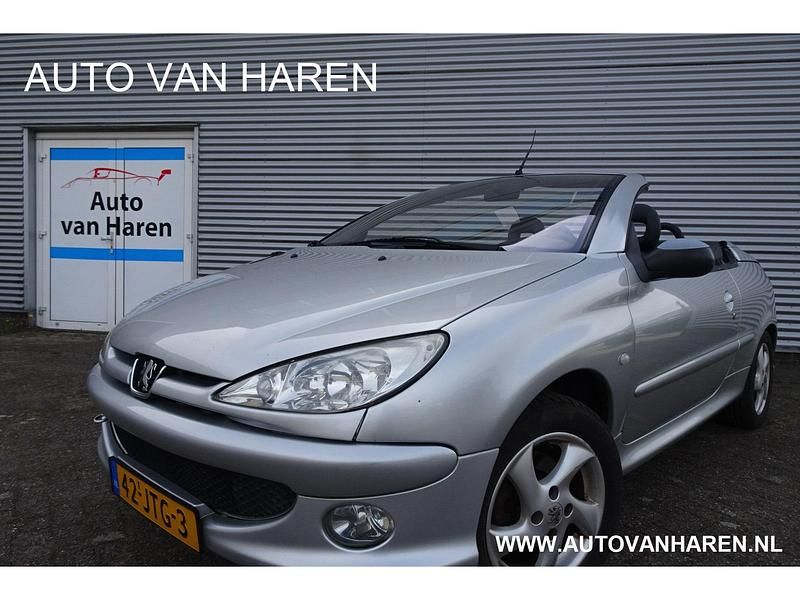 Grijs Gebruikt 2004 Peugeot 206 Quiksilver Cabriolet | € 1.250 (Goede deal) - Afbeelding 1/4