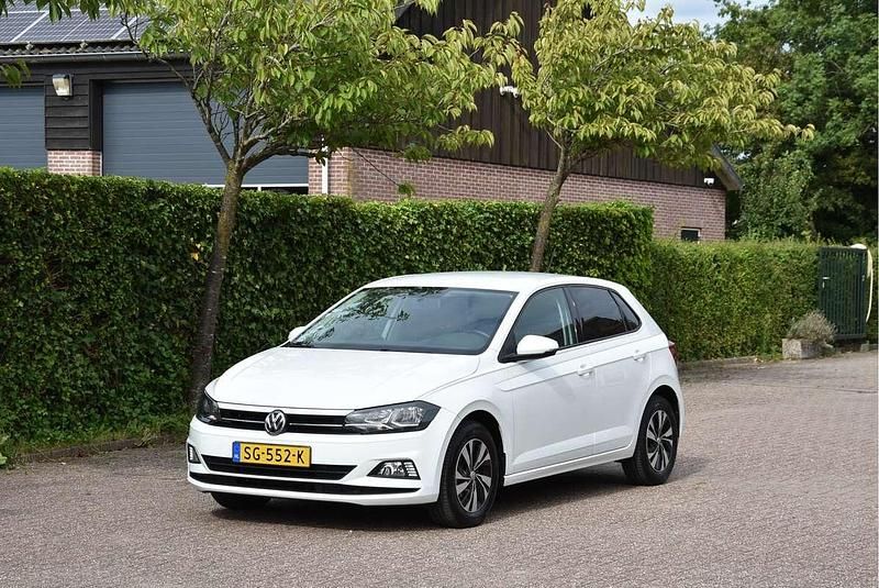 Wit Gebruikt 2018 VW Polo Comfortline Hatchback | € 11.850 (Iets duurder) - Afbeelding 1/2