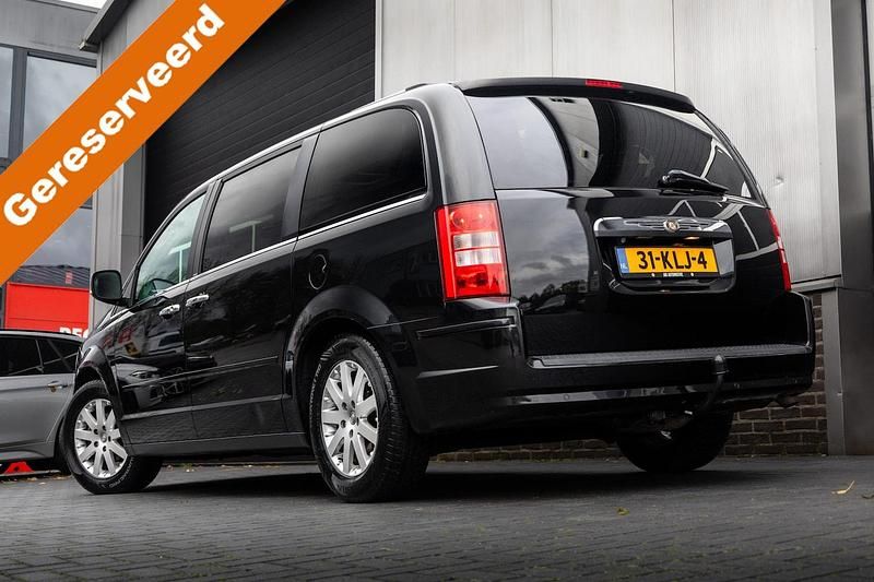 Zwart Gebruikt 2010 Chrysler Grand Voyager Touring MPV | € 16.945 (Iets duurder) - Afbeelding 1/4