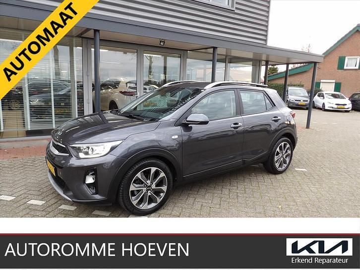 Grijs Occasion 2020 Kia Stonic Turbo SUV | € 17.940 (Eerlijke prijs) - Afbeelding 1/4