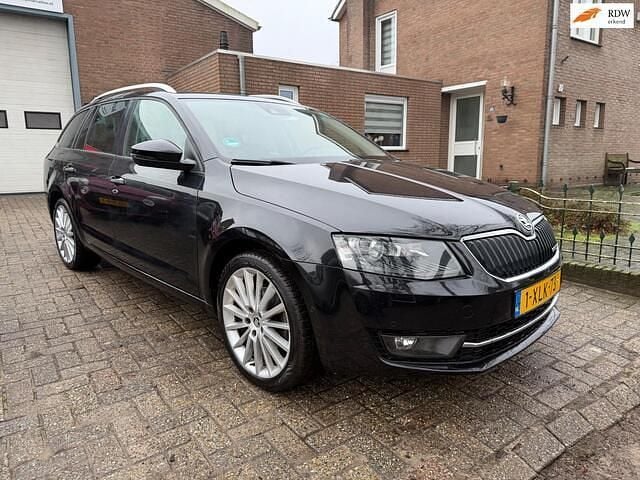 Zwart Occasion 2014 Skoda Octavia Business Line Stationwagen | € 5.750 (Eerlijke prijs) - Afbeelding 1/4