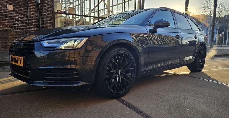 Grijs Gebruikt 2016 Audi A4 Stationwagen | € 20.000 (Iets duurder) - Afbeelding 1/4