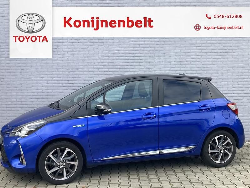 Blauw Gebruikt 2017 Toyota Yaris Premium Hatchback | € 18.995 (Iets duurder) - Afbeelding 1/3