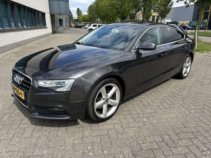 Grijs Gebruikt 2012 Audi A5 Sportback Proline Hatchback | € 9.950 (Iets duurder) - Afbeelding 1/4