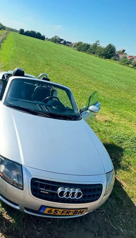 Zilver Gebruikt 2000 Audi TT Cabriolet | € 5.000 (Eerlijke prijs) - Afbeelding 1/4