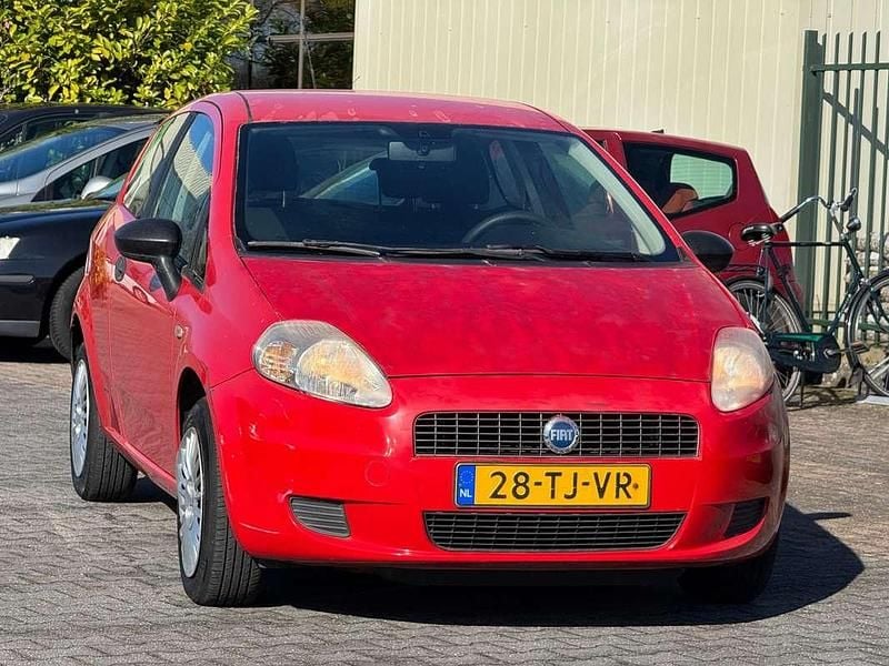 Occasion Fiat Grande Punto 65 PK (47 kW) 2006 Rood (metallic) Hatchback
