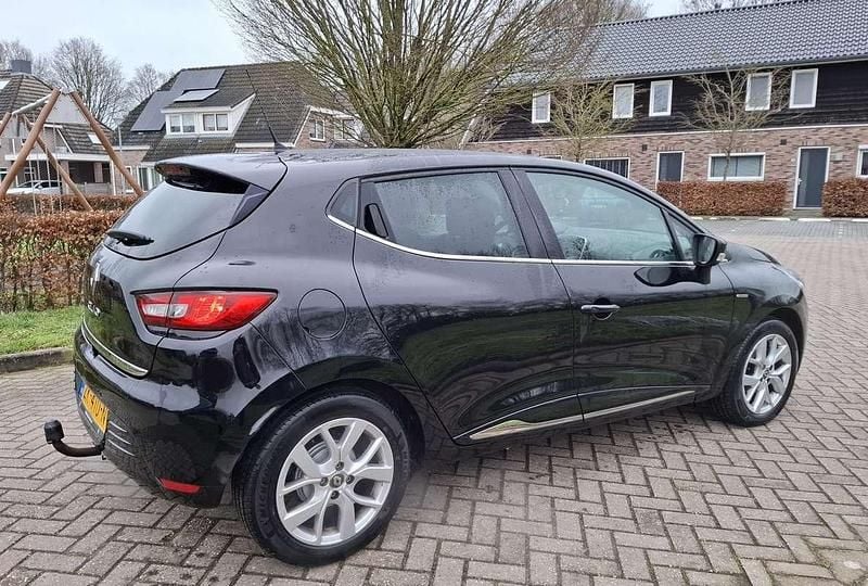 Occasion Renault Clio IV LIMITED 90 PK (66 kW) 2019 Zwart Hatchback