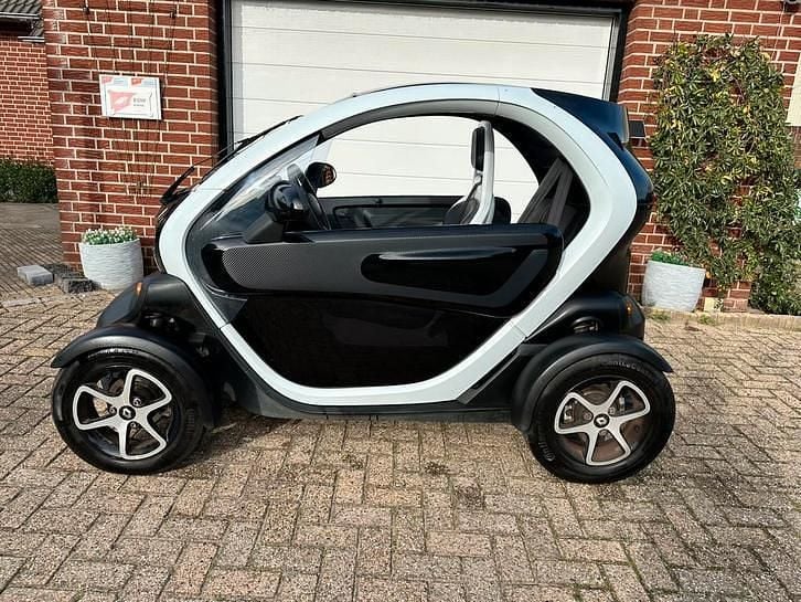 Gebruikt 2014 Renault Twizy Hatchback | € 3.599 - Afbeelding 1/4