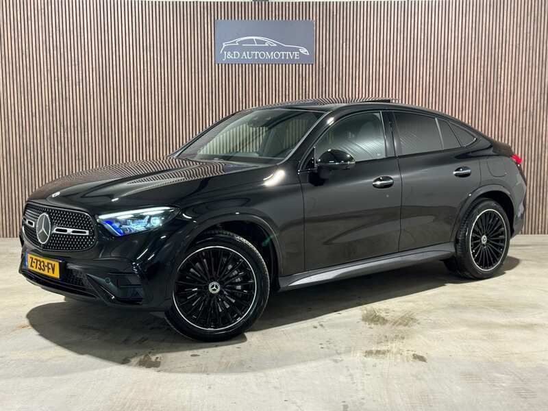 Zwart Gebruikt 2023 Mercedes GLC400d AMG line Coupé | € 82.900 (Eerlijke prijs) - Afbeelding 1/4