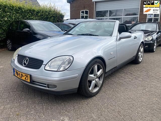 Grijs Gebruikt 1996 Mercedes SLK230 Cabriolet | € 2.249 (Iets duurder) - Afbeelding 1/4