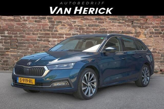 Blauw Gebruikt 2021 Skoda Octavia Business Line Stationwagen | € 23.745 (Super prijs) - Afbeelding 1/4