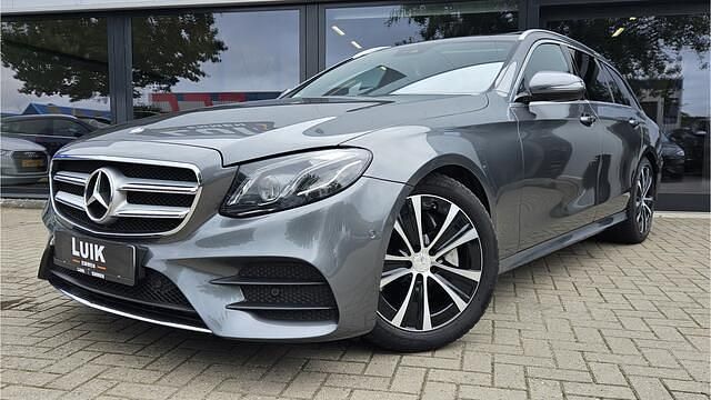 Grijs Gebruikt 2017 Mercedes E250 Prestige Stationwagen | € 21.800 (Goede deal) - Afbeelding 1/4