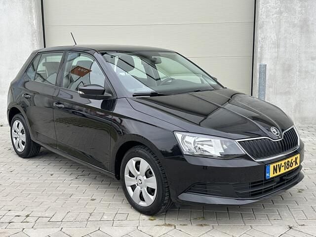 Zwart Gebruikt 2016 Skoda Fabia Active Hatchback | € 8.950 (Eerlijke prijs) - Afbeelding 1/4