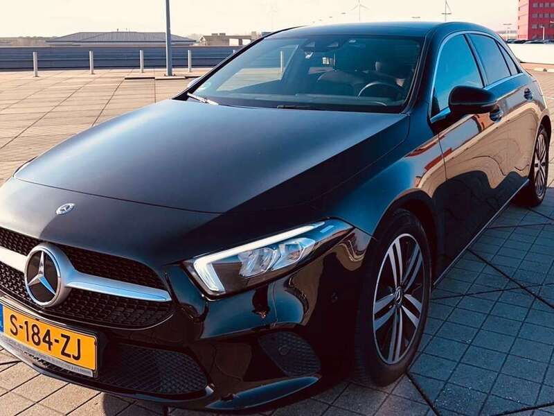 Zwart Gebruikt 2019 Mercedes A180 Stationwagen | € 19.000 (Goede deal) - Afbeelding 1/4